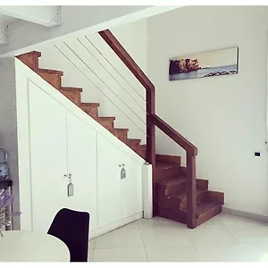 https://santi-apostoli-house.hotels-amalfi.com